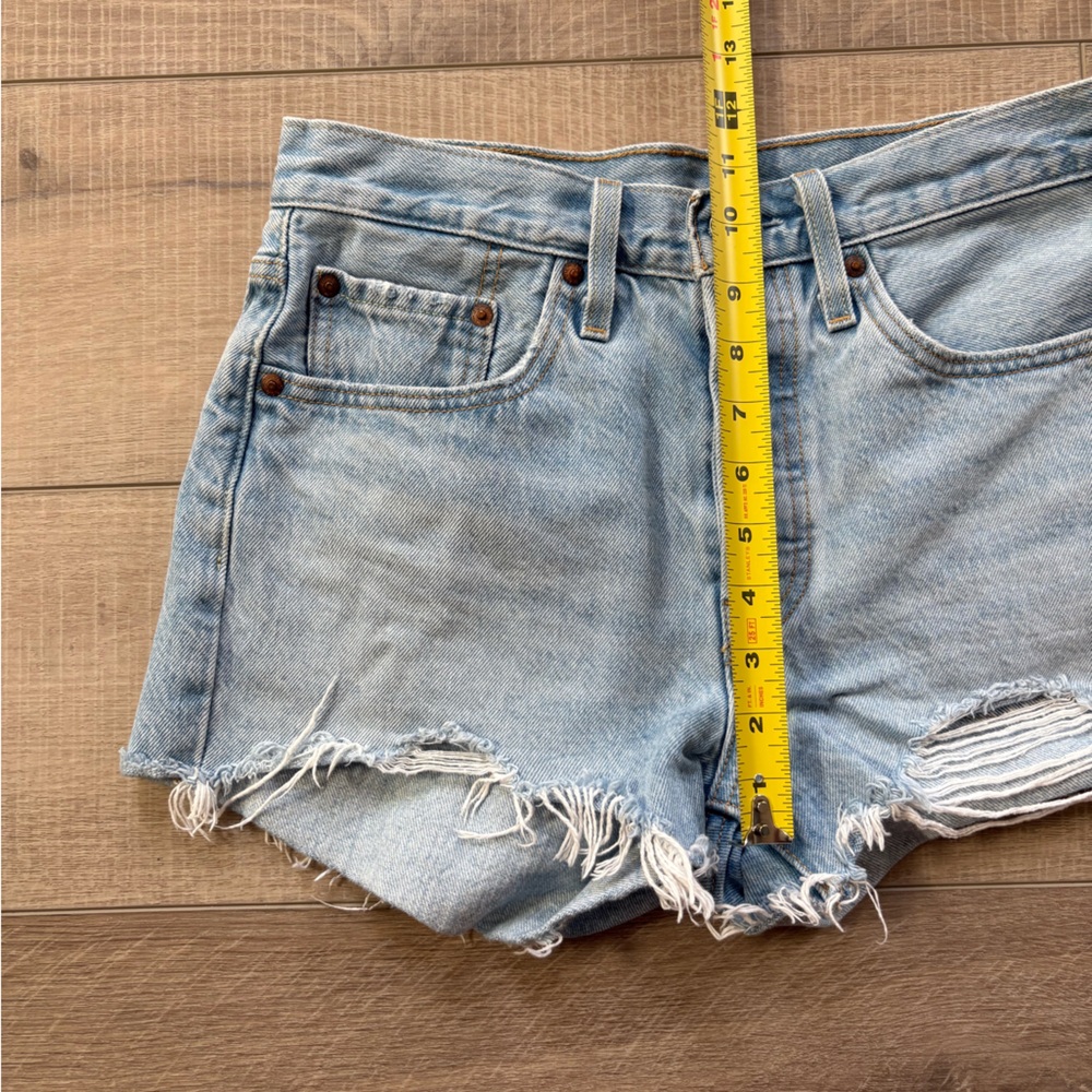 Levi’s 501 Light Blue Denim Women Shorts - Picture 7 of 10